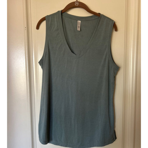Athleta Tops - Women's Athleta Green V-Neck Tank Top L